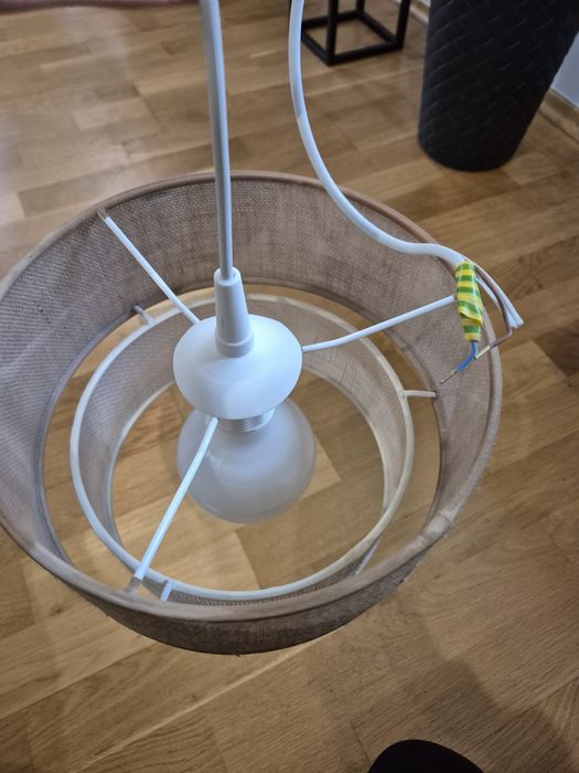 Lampa sufitowa z żarówką