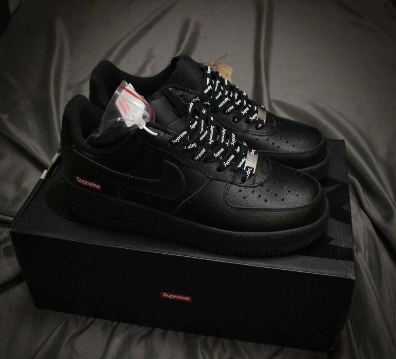 Air Force 1 Low Supreme Czarny R.42