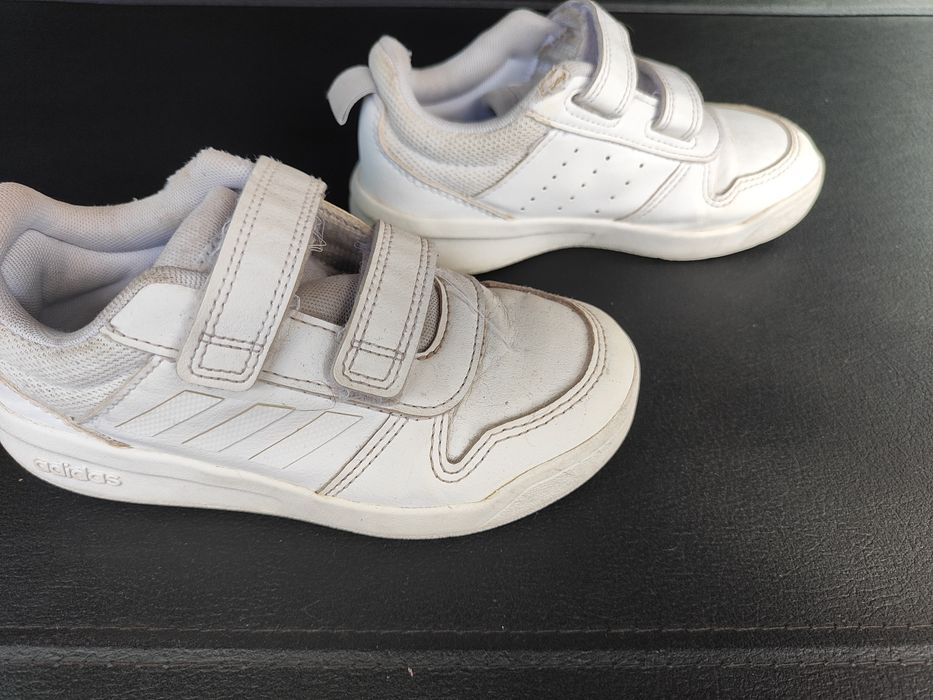 продам кросівки adidas розміру 30