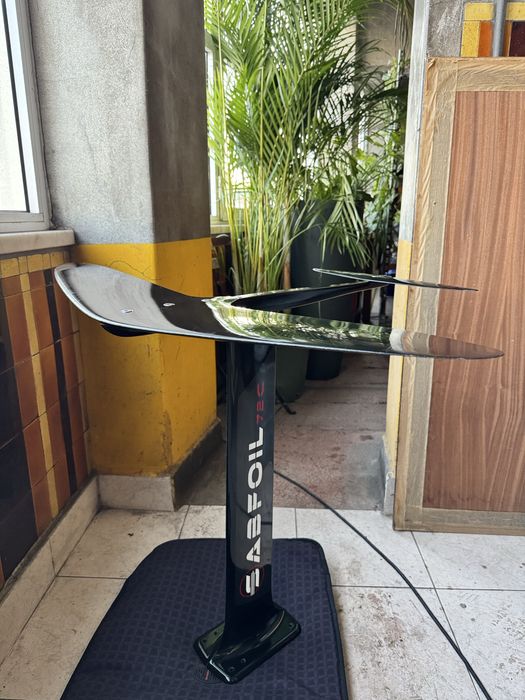 Prancha wingfoil e Sabfoil carbono completo