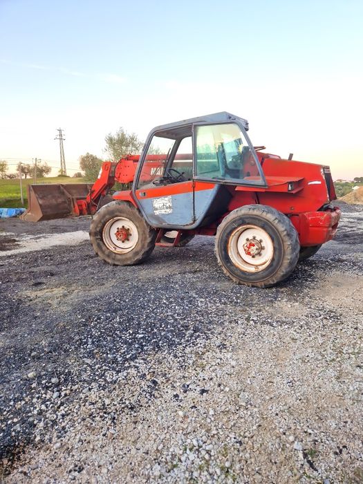 Manitou maquina telescópica giratória