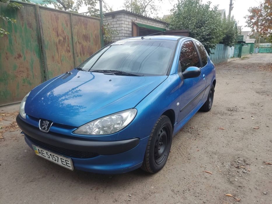 Peugeot 206 1.1 бензин