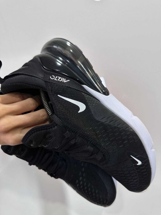 Чоловічі кросівки Nike Air Max 270 Розмір EUR - 42.5 оригінал