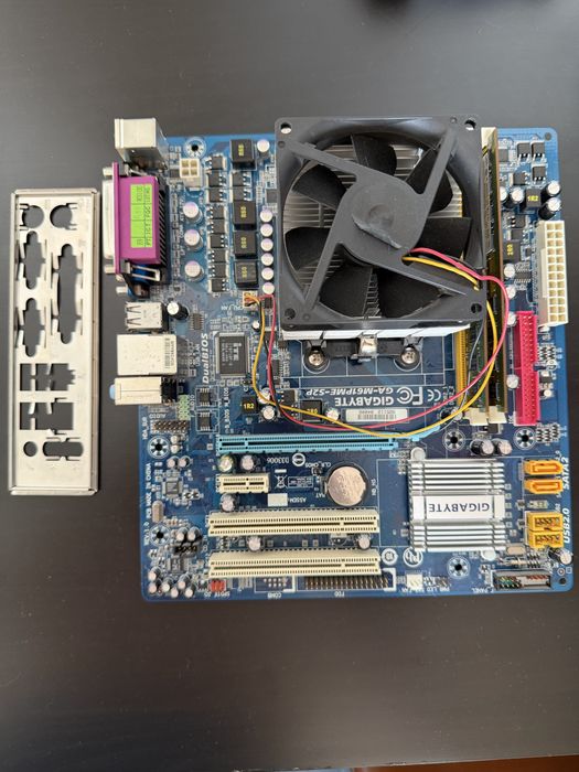 Комплект AM2+ / Athlon 245 / 4GB DDR2 / материнская плата + кулер