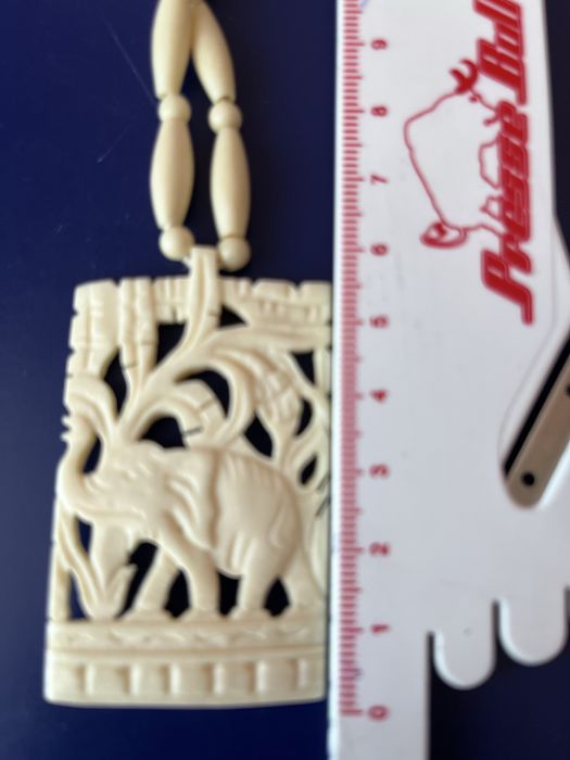 кулон  из кости. Винтаж