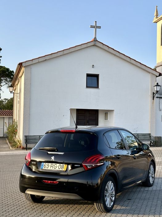 Peugeot 208 — fotografia 3