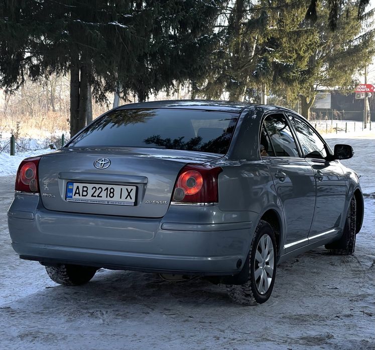 Авенсіс 1.8  газ автомат