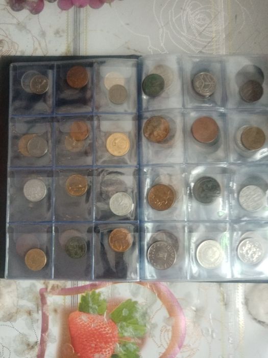 Продам Альбом с монетами