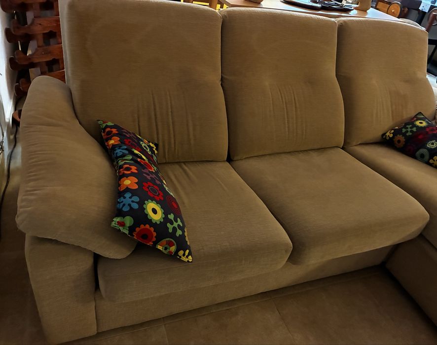 Sofá com chaise longue