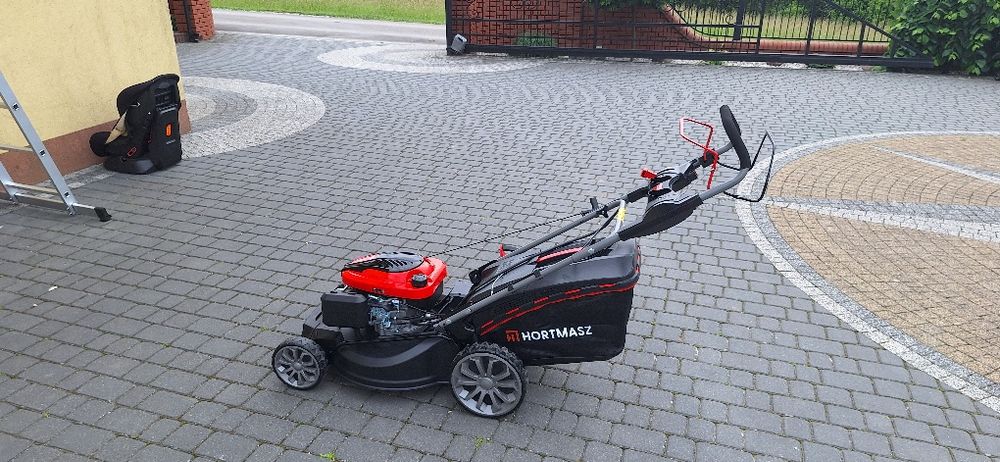 Rębak  rozdrabniacz do gałęzi  spalinowy