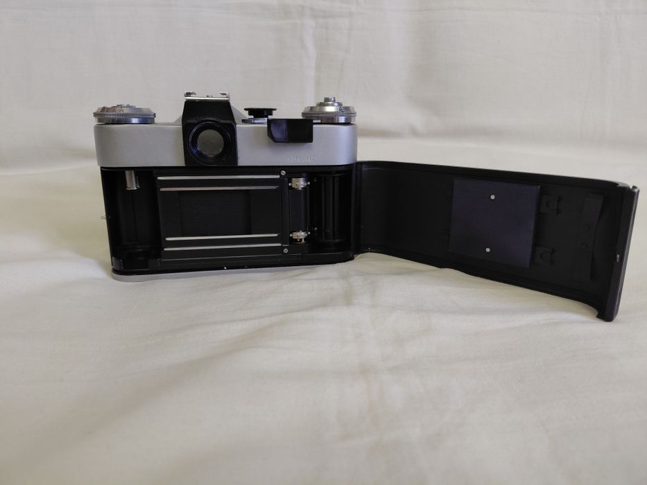 Фотоапарат Зенит- Е, об'єктив гелиос 44-2.