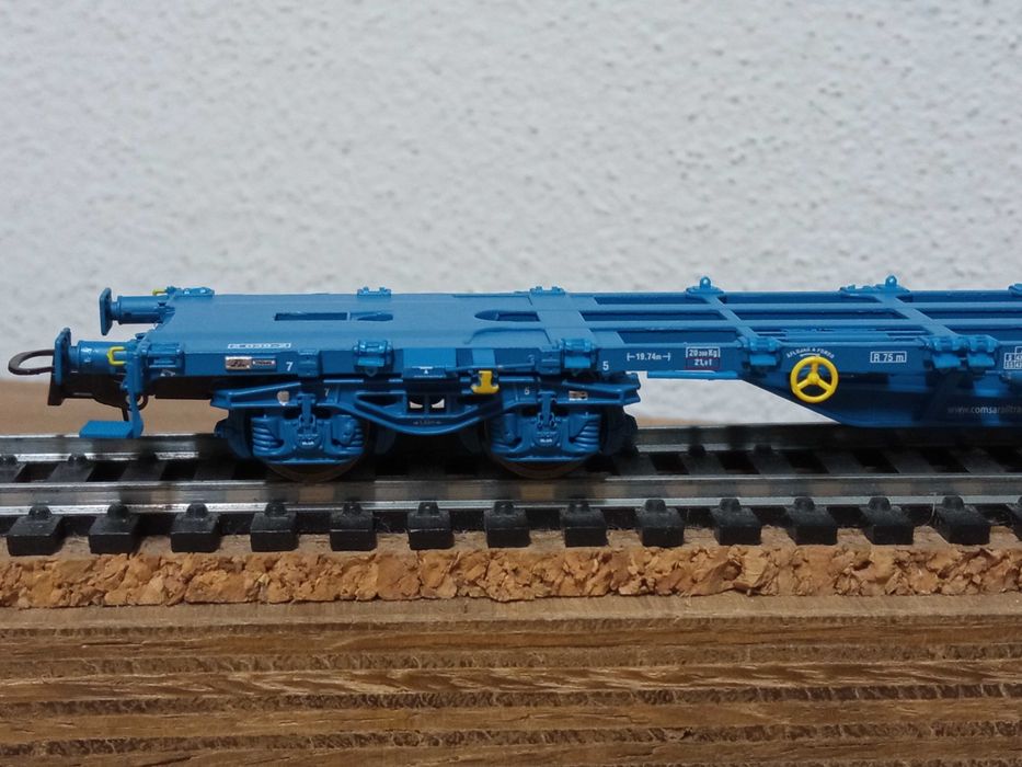 H0 1/87 - vagão plataforma Sgnss CAPTRAIN (ex-COMSA) - PTTRAINS 100014