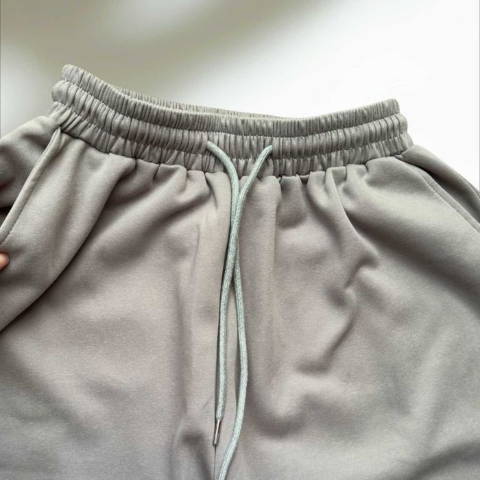 Сучасні стильні широкі штани сірі з написом oversize sweatpants