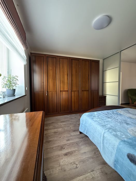 Продаж сучасного будинку в неймовірно гарному місці.