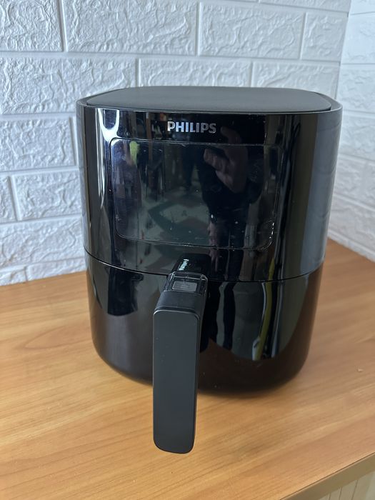 Мультипіч (Аерогриль) Philips Essential Airfryer HD9252