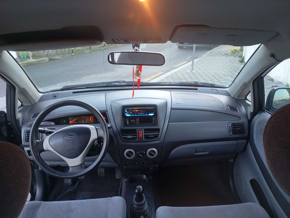 Suzuki liana completamente impecável imaculado