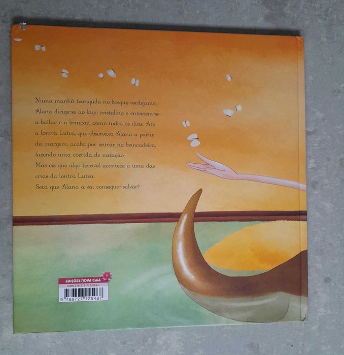 Livro- "Alana e a Lontra Lutra"