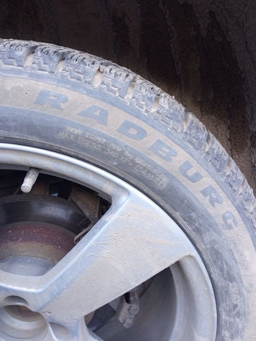 Продам зимові  шини