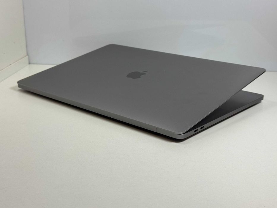 MacBook Pro 16 2019 Touchbar i7 16GB RAM 512GB SSD Super Stan