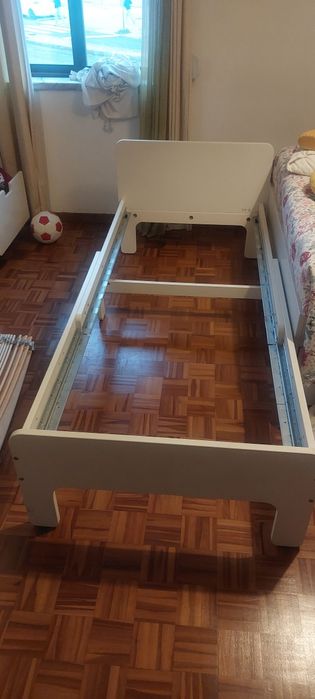 Cama  Solteiro 80x200cm ikea  C/colchão  Usado Bom Estado Faço Entrega