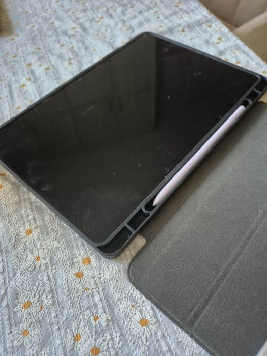 Samsung Galaxy Tab S9 FE + rysik S Pen + etui