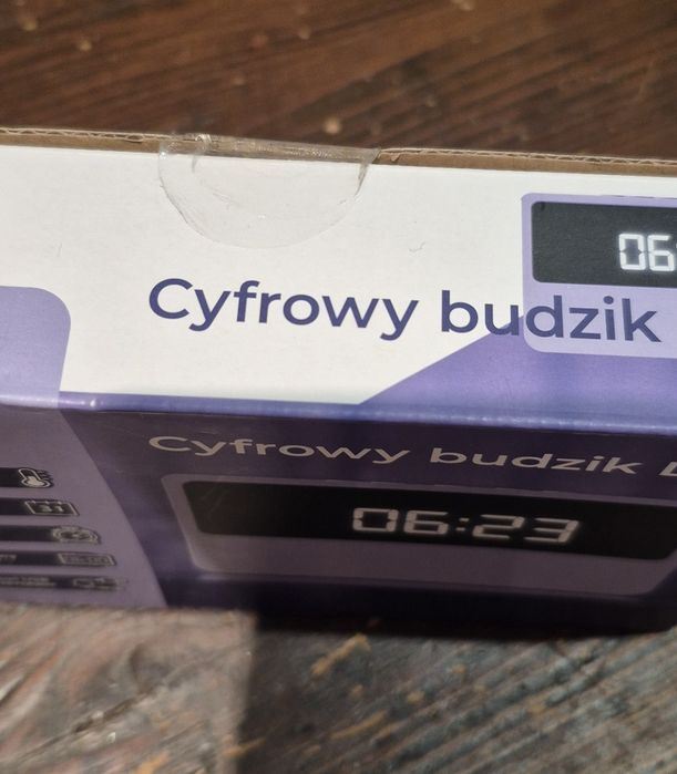 Cyfrowy budzik LED