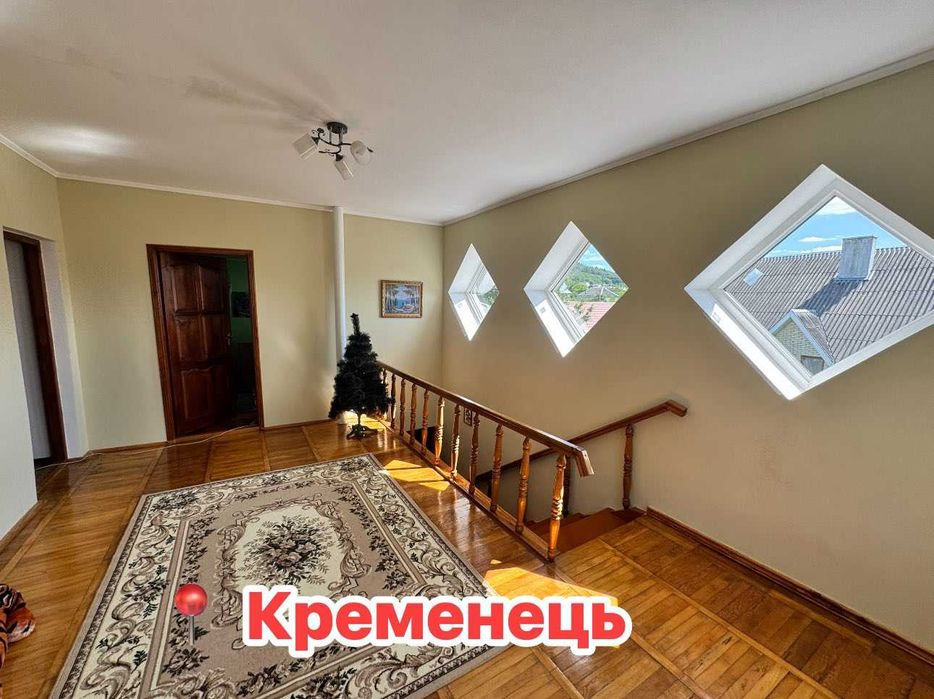 Продам будинок м. Кременець (перша лінія)