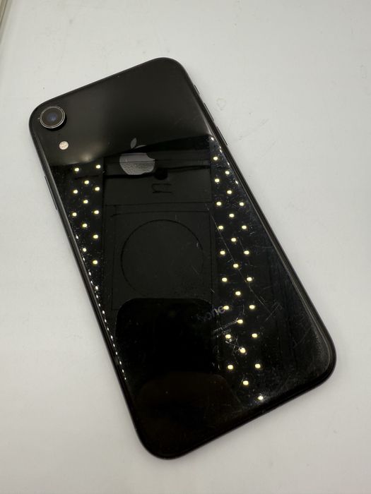 Smartfon iPhone XR, zablokowany, uszkodzony