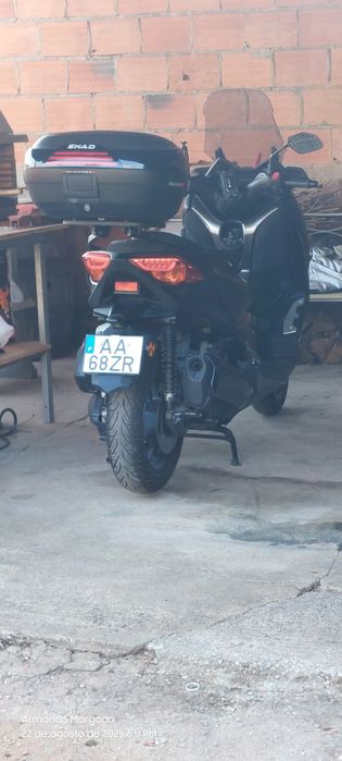 Vende  yamaha xmax 300