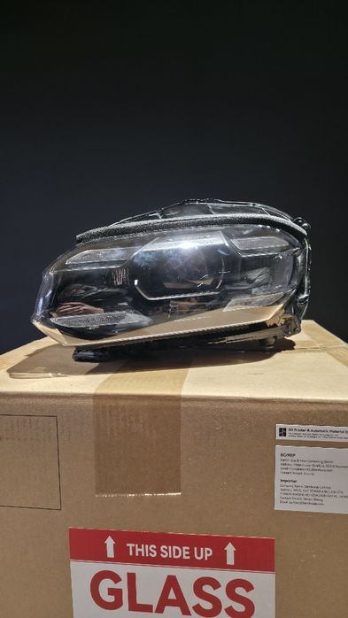 Продам левую фару Porsche Taycan Matrix PDLS+