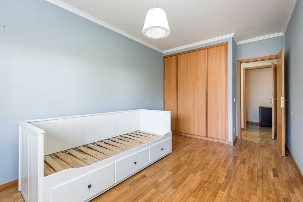 Arrenda-se apartamento T2, em Arcozelo, em Vila Nova de Gaia.