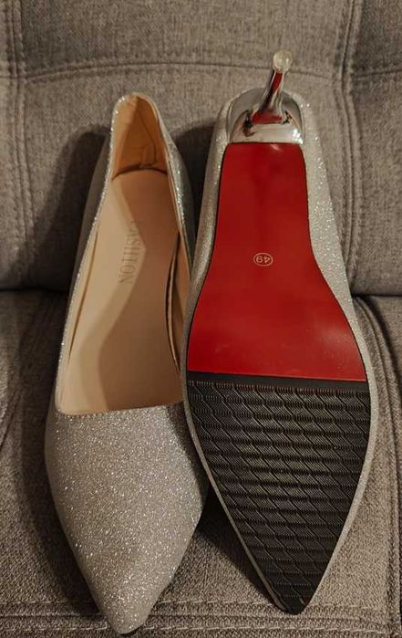 Szpilki brokatowe 46