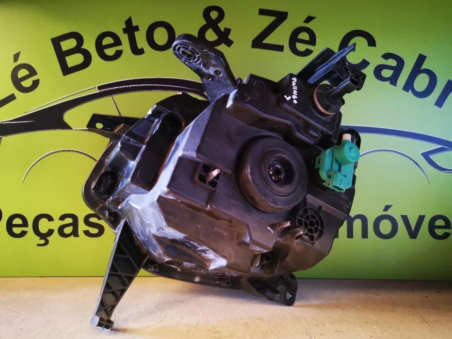 RENAULT TWINGO III FAROL DIREITO - FF331