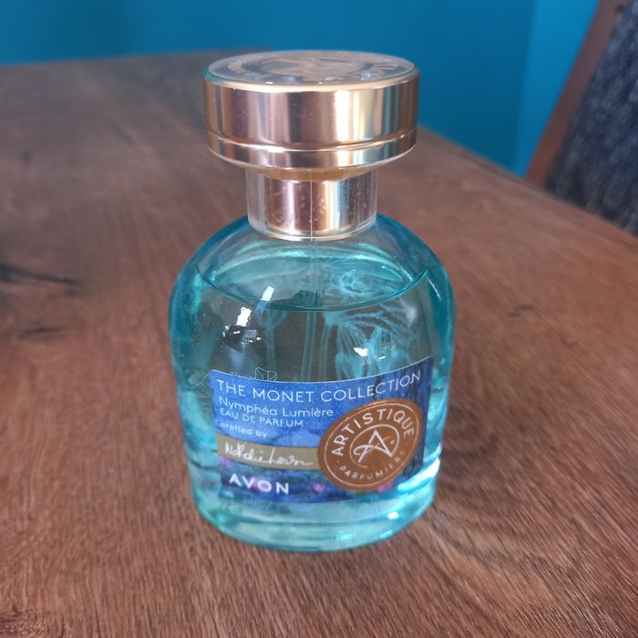 Avon Artistique The Monet Collection Nymphea Lumiere