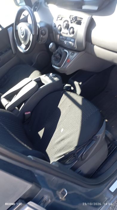 Renault Scénic Exclusive 1.5dCi — photo 3