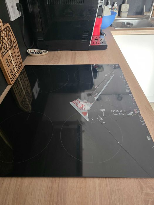 Płyta indukcyjna sprawna z rozbitym szkłem