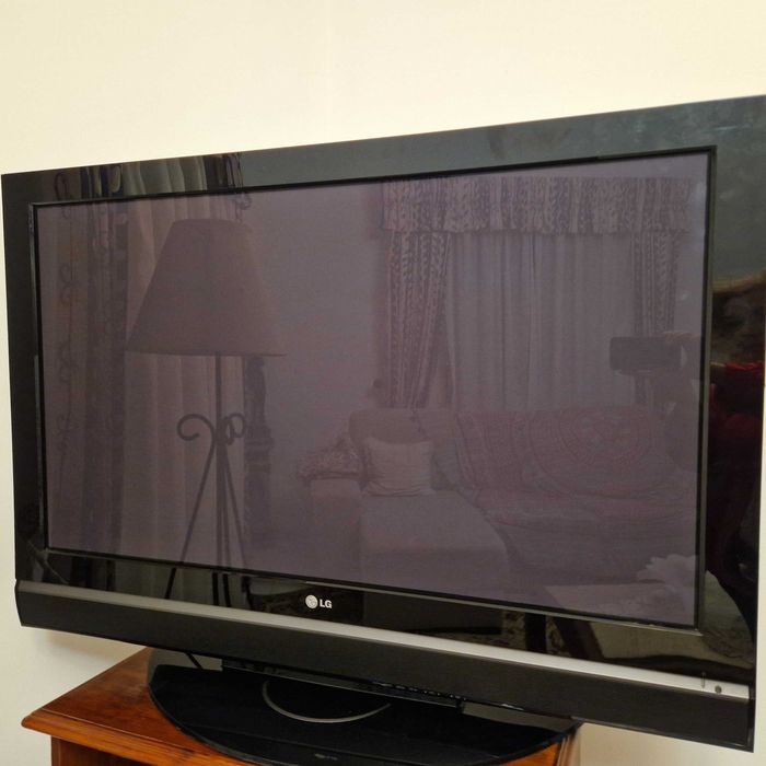 TV LG Plasma 42"