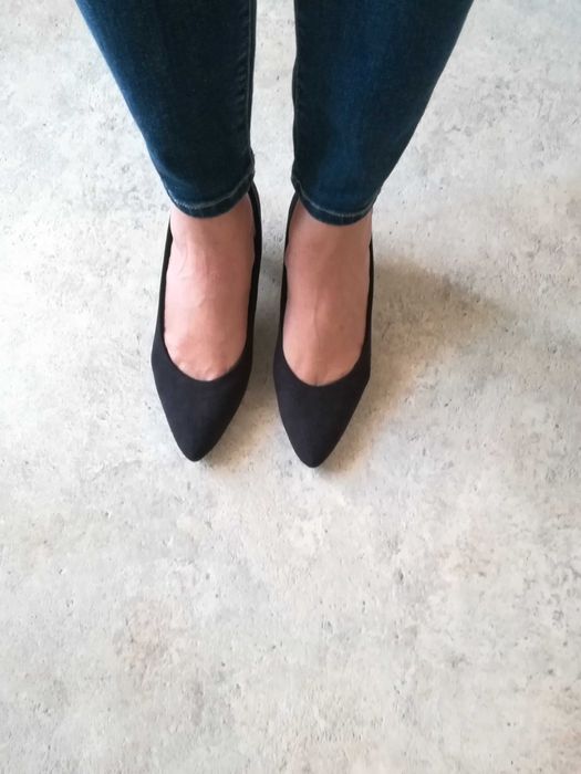 Sapatos Camurça Pretos Yessica Nº 40 Salto de 6cm