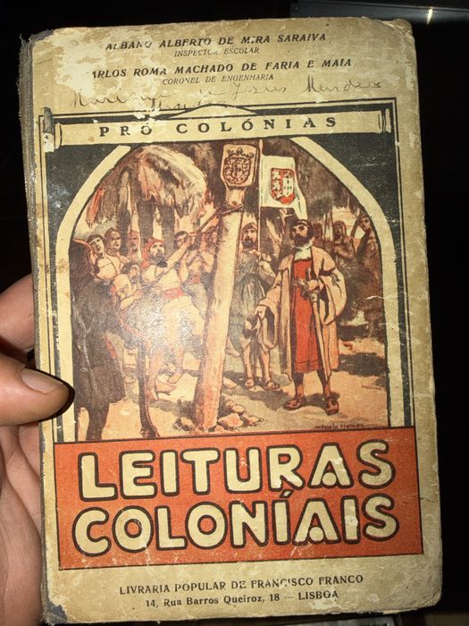 Livro antigo Leituras Coloniais – época colonial portuguesa