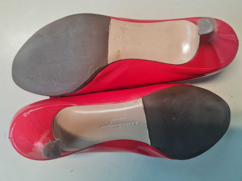 Ferragamo 36 muito bom