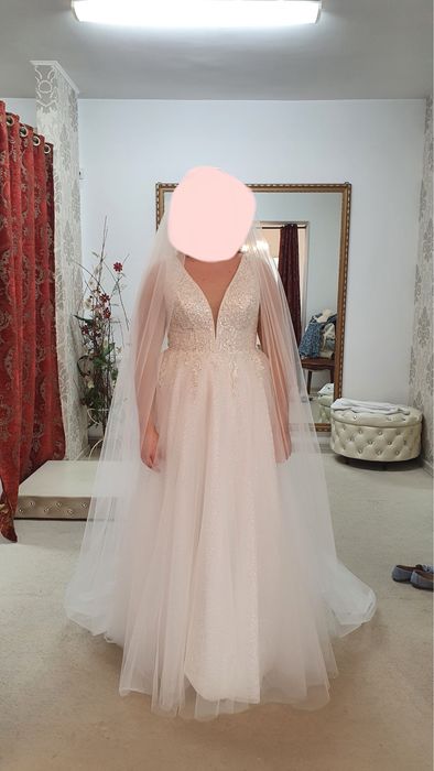 Suknia ślubna literka A księżniczka