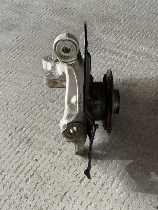 Цапфа передняя правая Toyota Rav4 Toyota Venza 21- AWD  Lexus NX 22- AWD 432010R010 4320142010