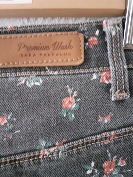 Mini Saia Floral Zara 34 (XS)
