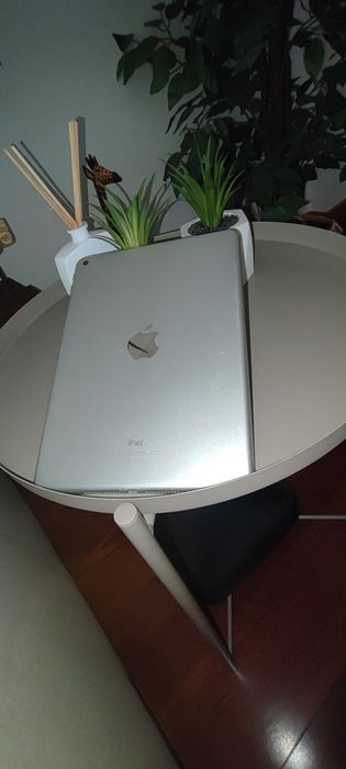 iPad - 6th Generation64752416476929121