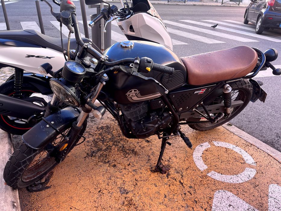 Moto UM Scrambler 125 – 2020 – Excelente estado