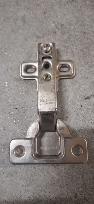 Dobradiças portas de armários
