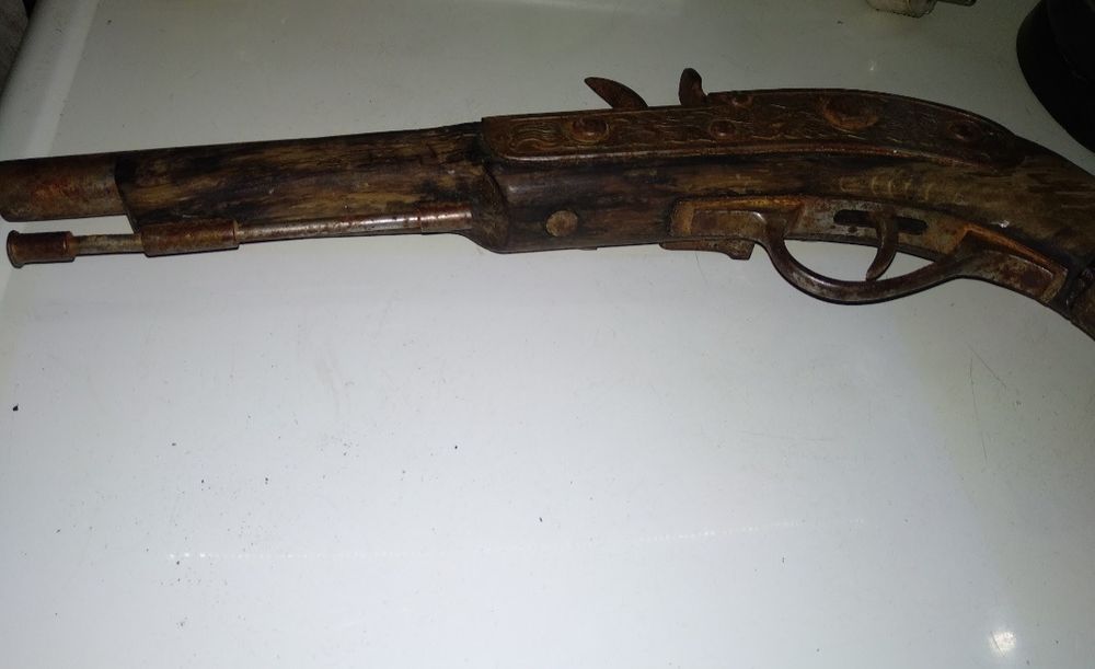 Продам пістоль макет