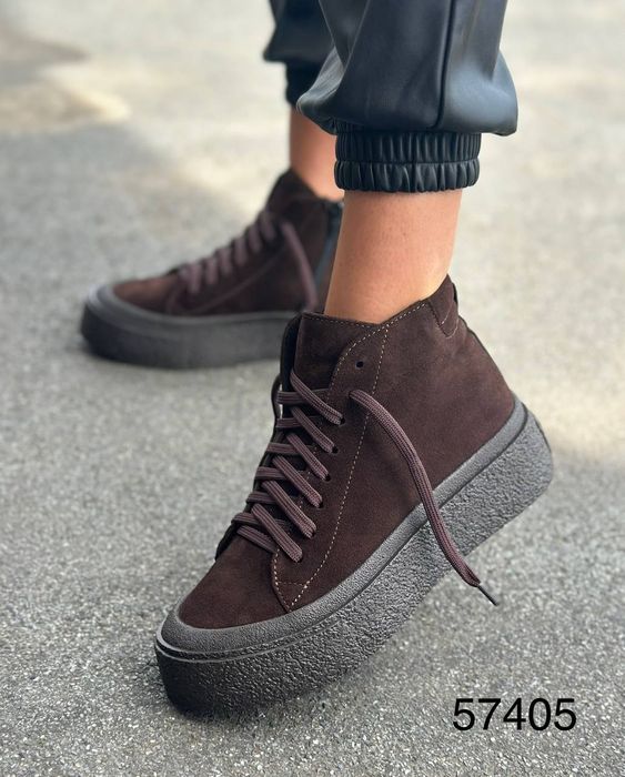 Жіночі шкіряні демісезонні черевики в кольорах