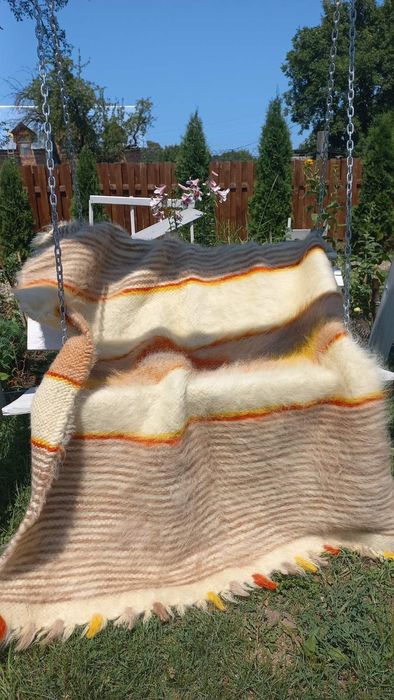 Ліжник з овечої шерсті