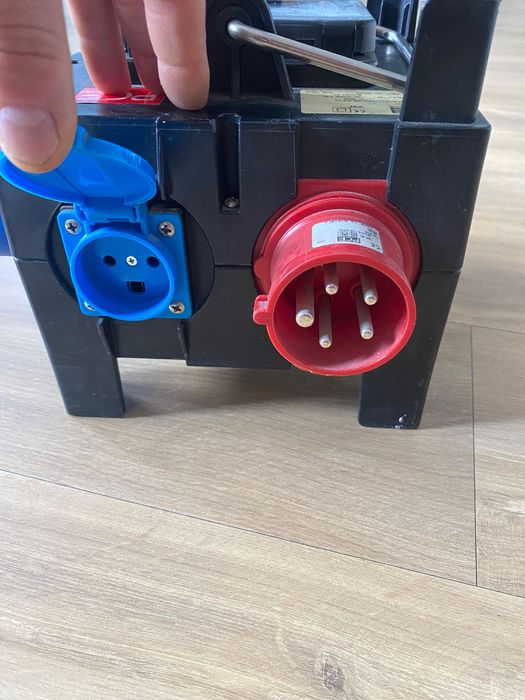 Przenośna rozdzielnia elektryczna 400v/230v